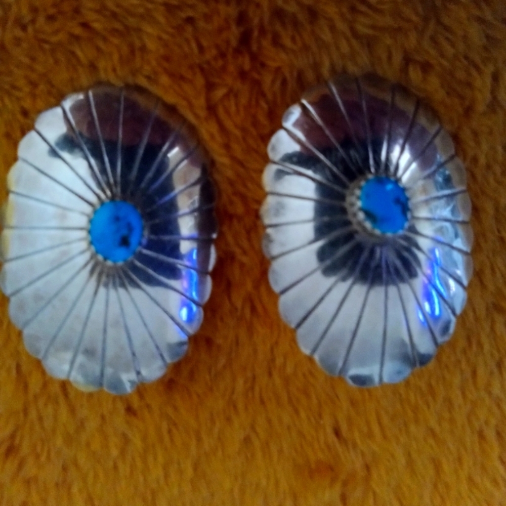 VINTAGE EARRINGS